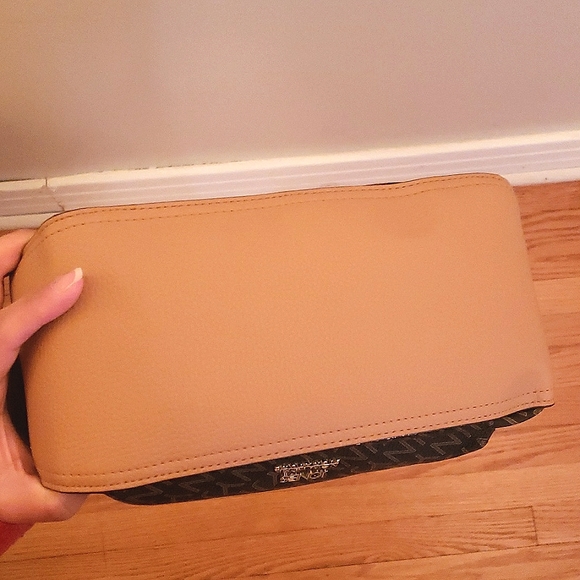 Jones New York Evalina Tote Bag - Picture 7 of 10